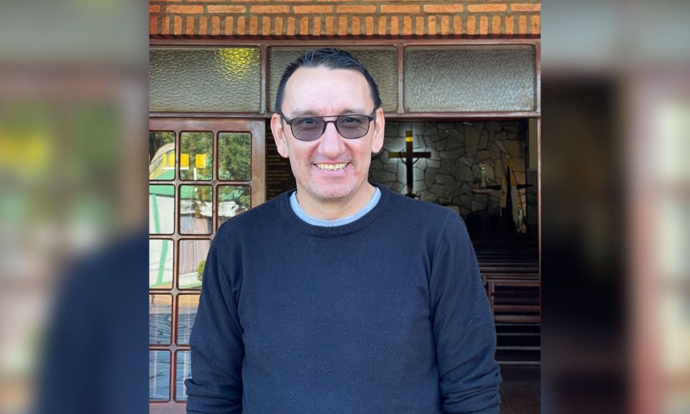 Un día con el párroco Javier Alegre: entre la vocación y el trabajo social imagen-4