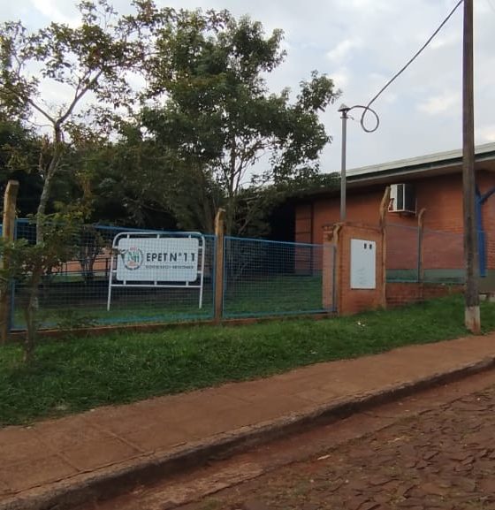 Escuelas de Montecarlo piden artículos de limpieza para las elecciones Epet 11