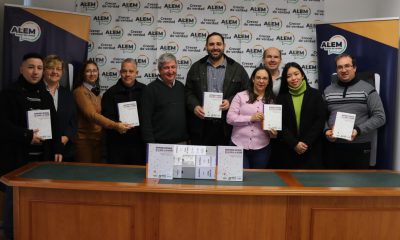 Presentan libro "Rompiendo Décadas: De la idea a la acción"