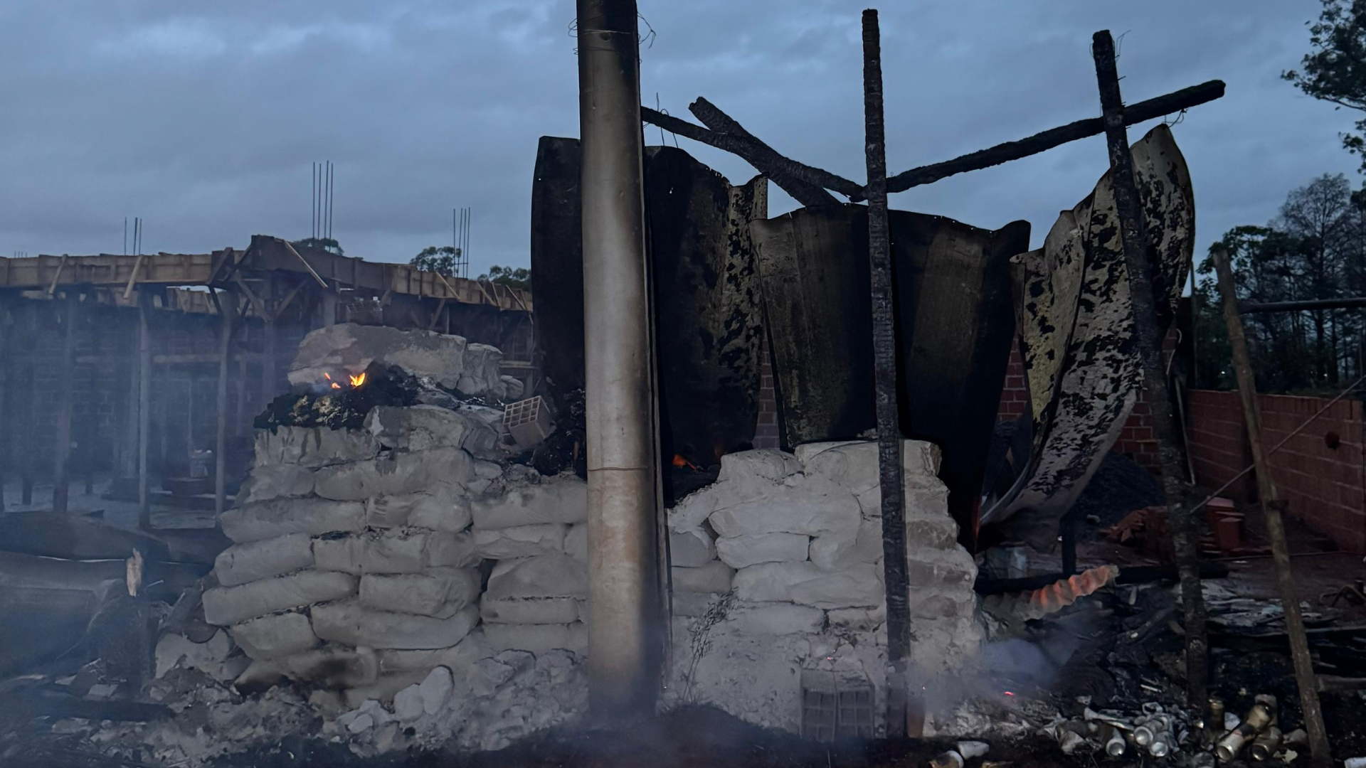 Falleció un trabajador en el incendio de un obrador en Posadas