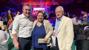 Coronan a Valeria Cufré como reina en el cierre de la Fiesta del Docente