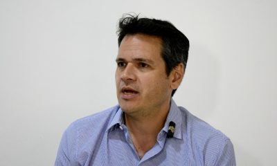 González