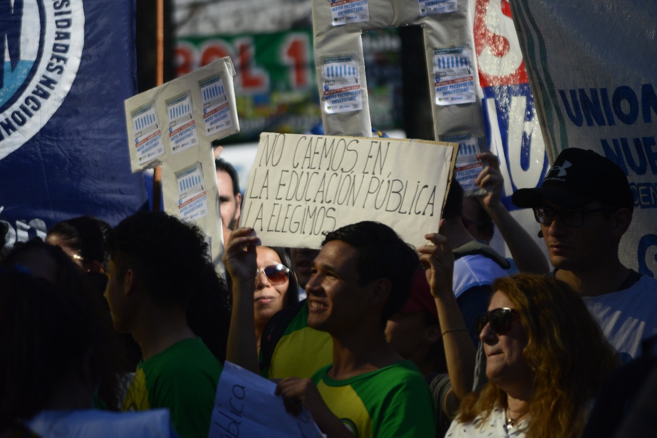 Milei suspendió ejecución de las leyes Garahan y financiamiento universitario