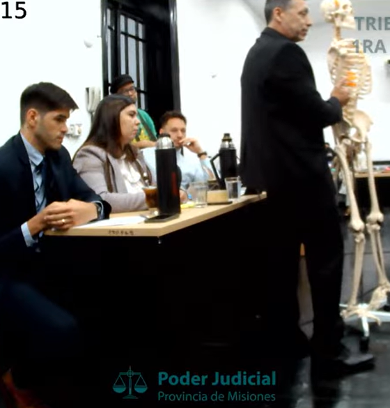 forense guirula costillas