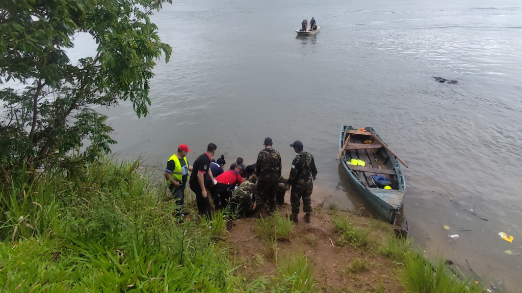Hallaron el cuerpo del joven que desapareció en el río Paraná en Capioví 