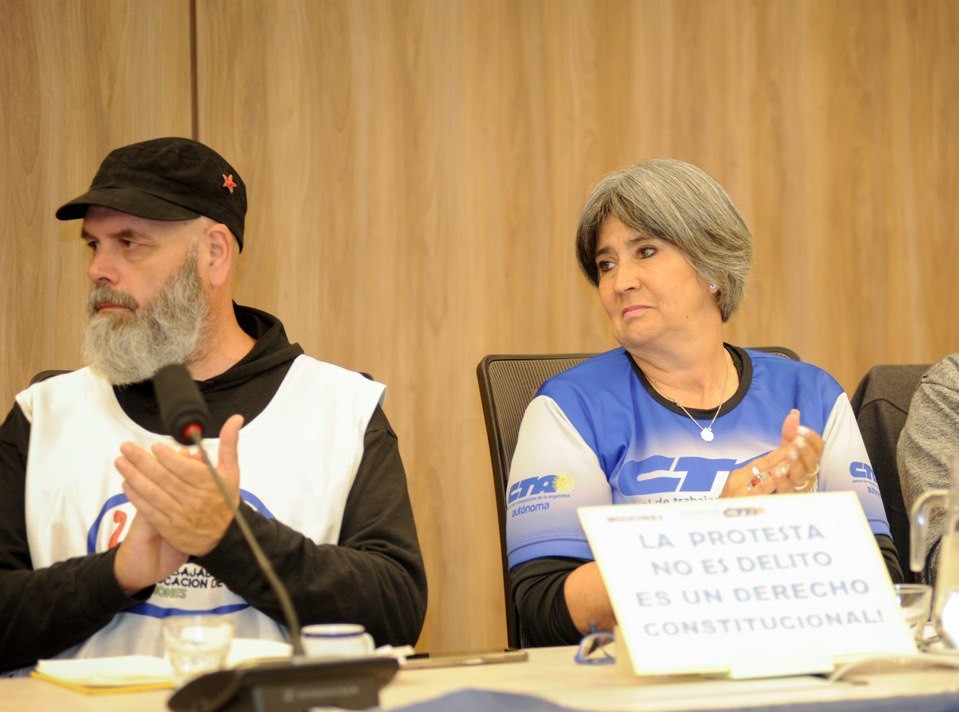 El juicio contra los docentes Gurina y Sánchez comenzará el 25 de noviembre