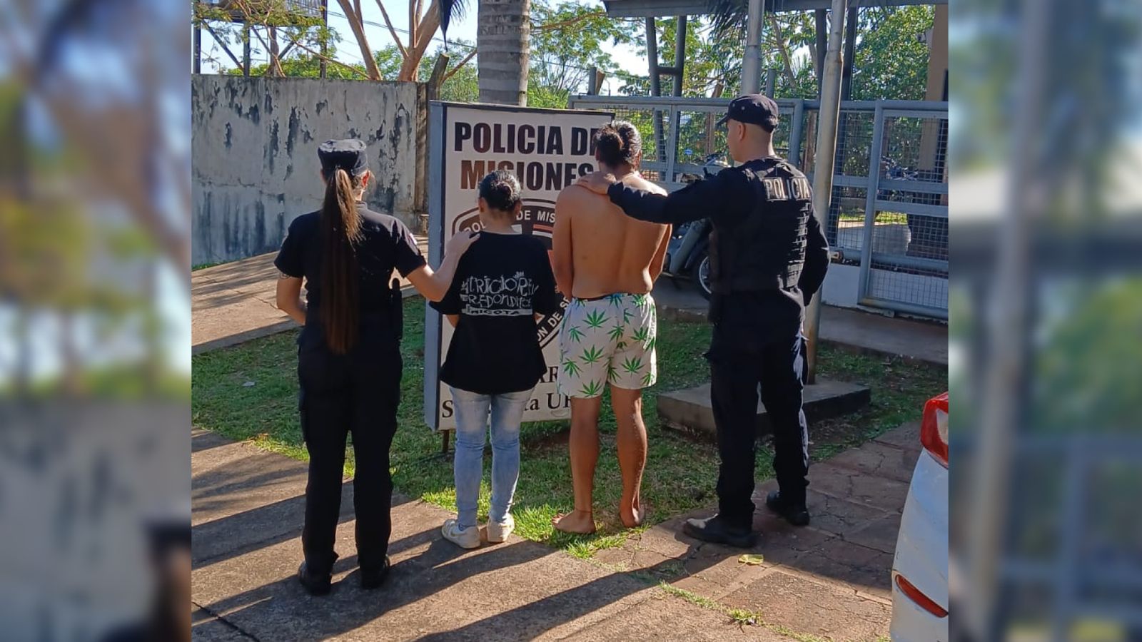 Mujer policía intentó robar un celular con su novio y fue detenida en Posadas