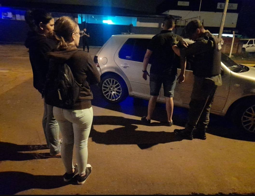 contrabando cigarrillos policías