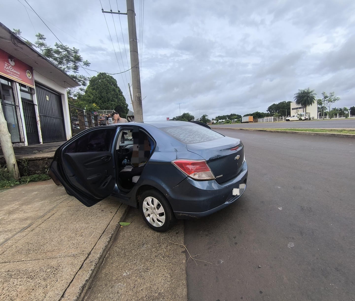 Un hombre en una moto brasileña chocó y murió sobre la avenida Quaranta imagen-8