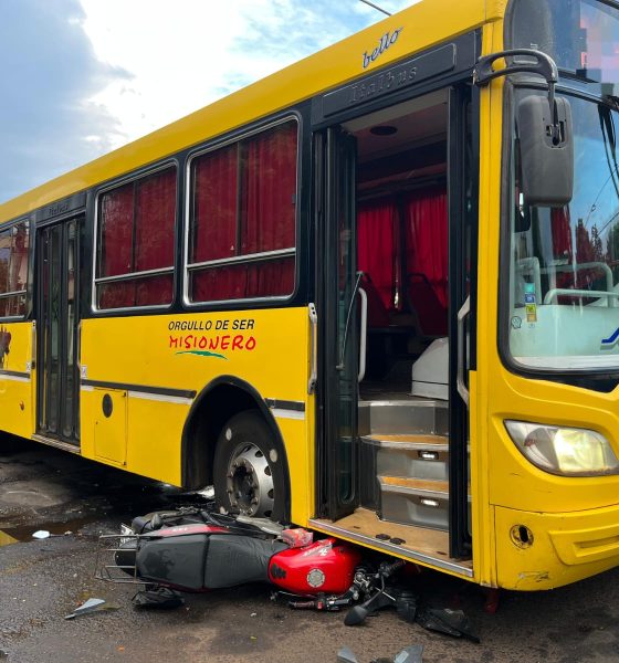 Motociclista terminó hospitalizado tras chocar con un colectivo en Posadas