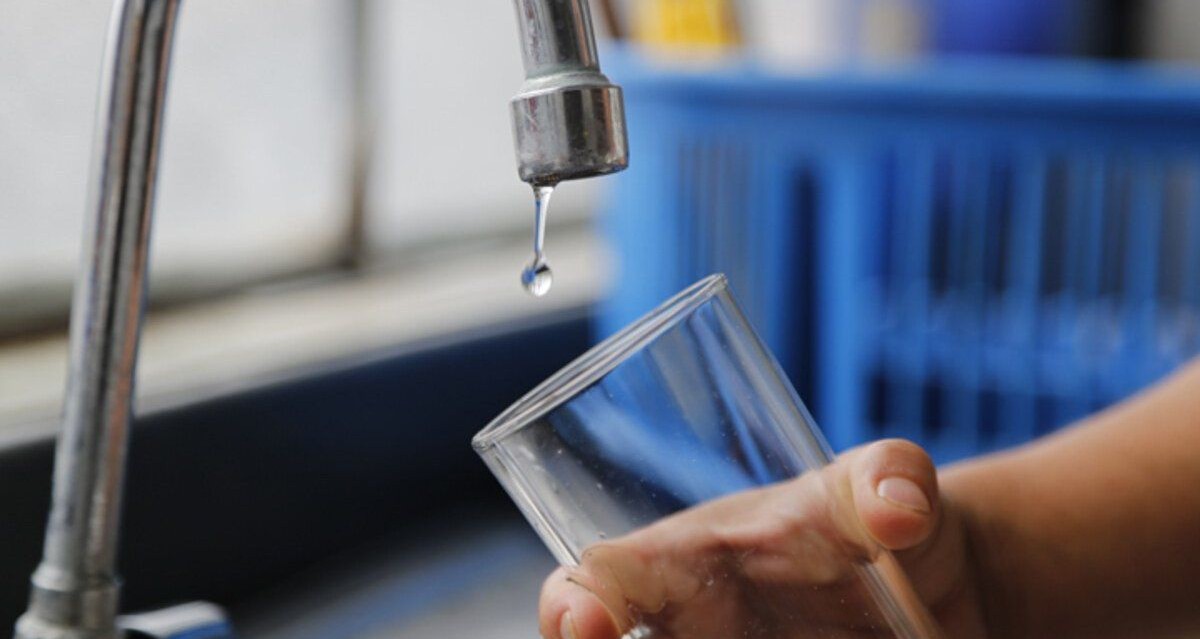 Fuga en acueducto dejó sin agua a barrios de la zona Oeste de Posadas