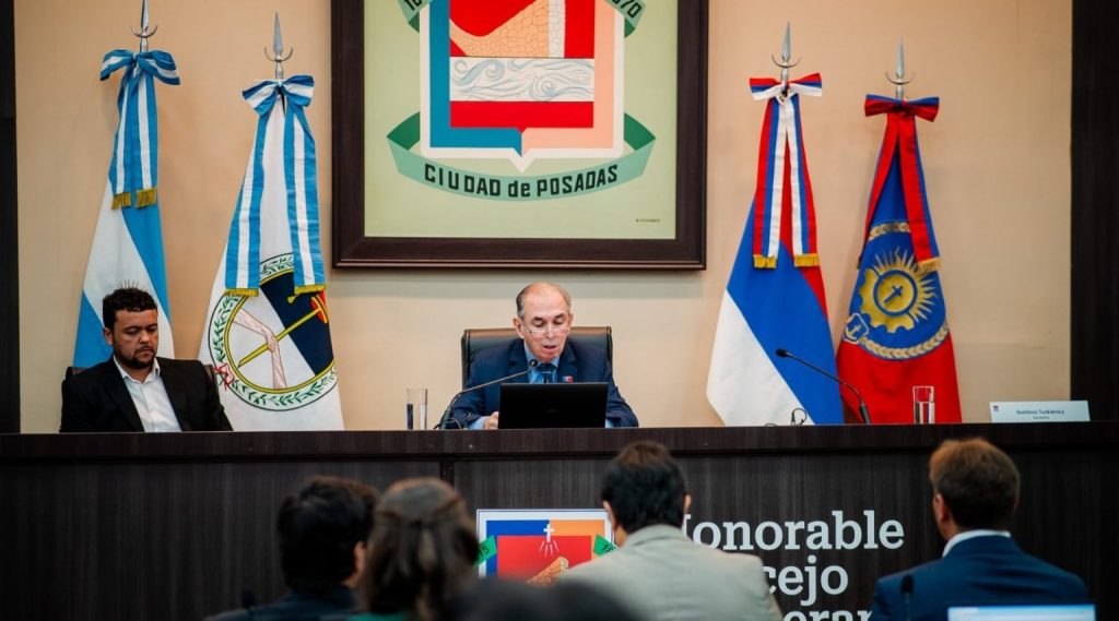 Stelatto abrió sesiones del HCD: “A las ciudades nunca se les dio tan poco”