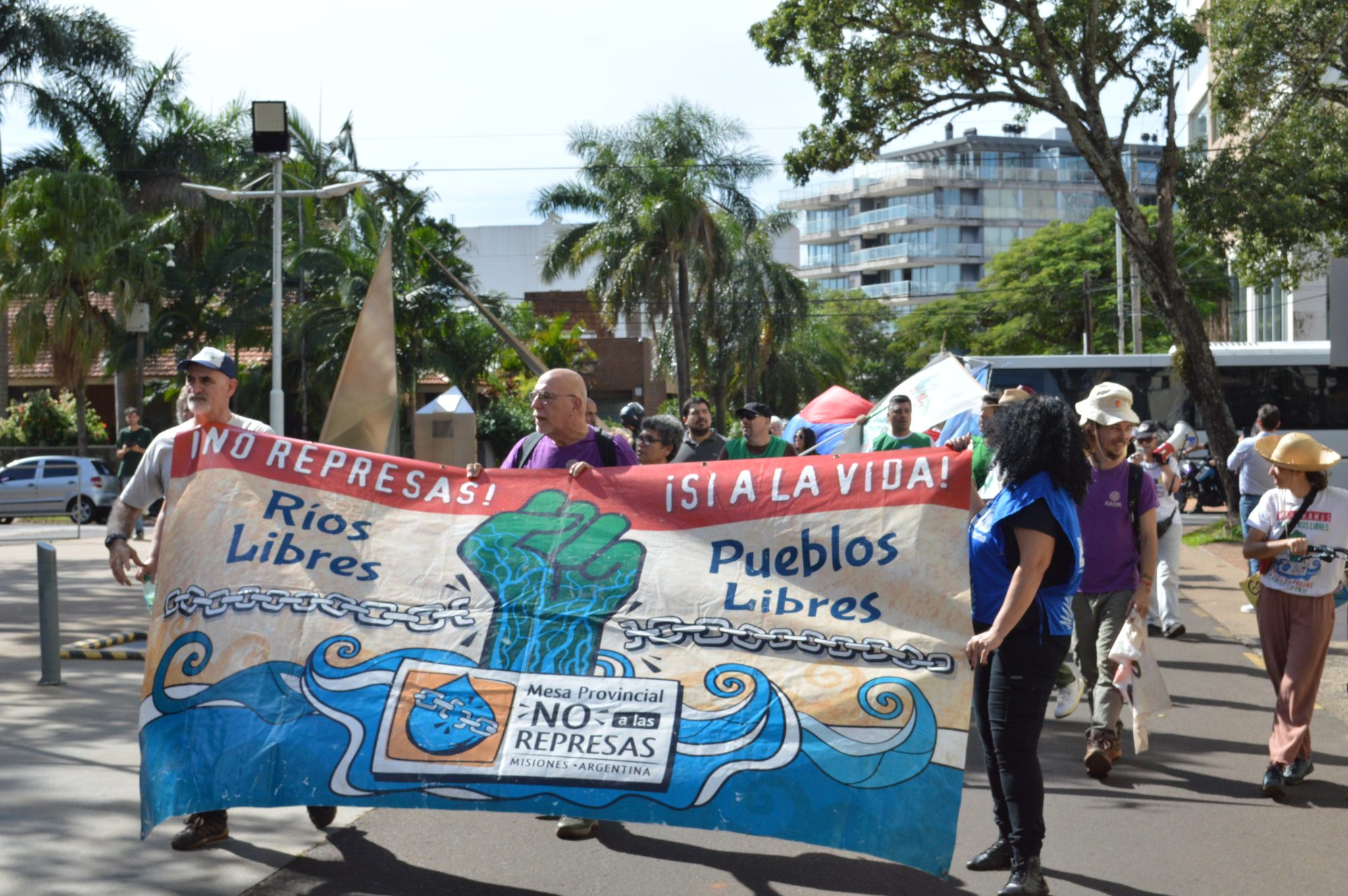 Marcharon a la Cámara a 30 años del No a Corpus: “Agua y energía no son mercancía” imagen-15