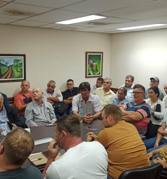 mesa yerbatera precios