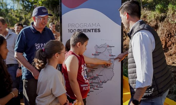 El gobernador inauguró un puente clave en Irigoyen: “Es una obra enorme”