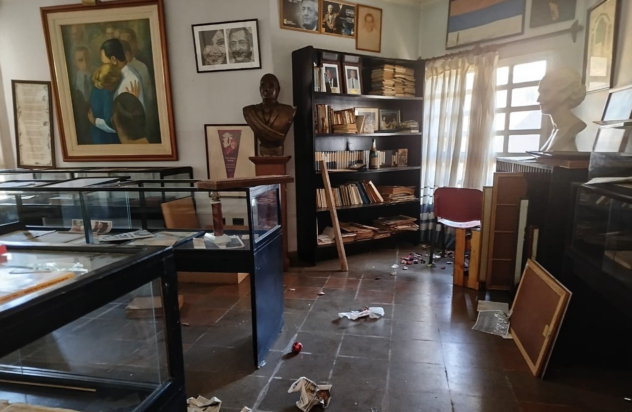 Destrozos, bustos desaparecidos y mugre: así fue recuperada la sede del PJ Misiones imagen-15