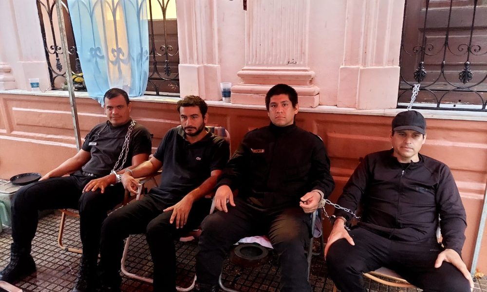 Policía protesta