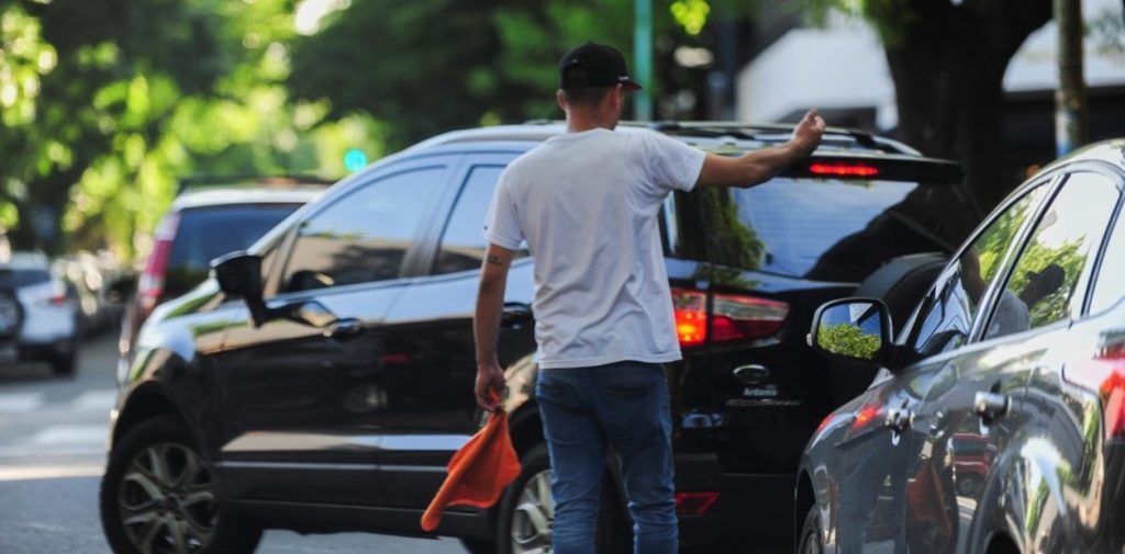 Concejal de LLA presentó proyecto para prohibir a los “trapitos” en Posadas