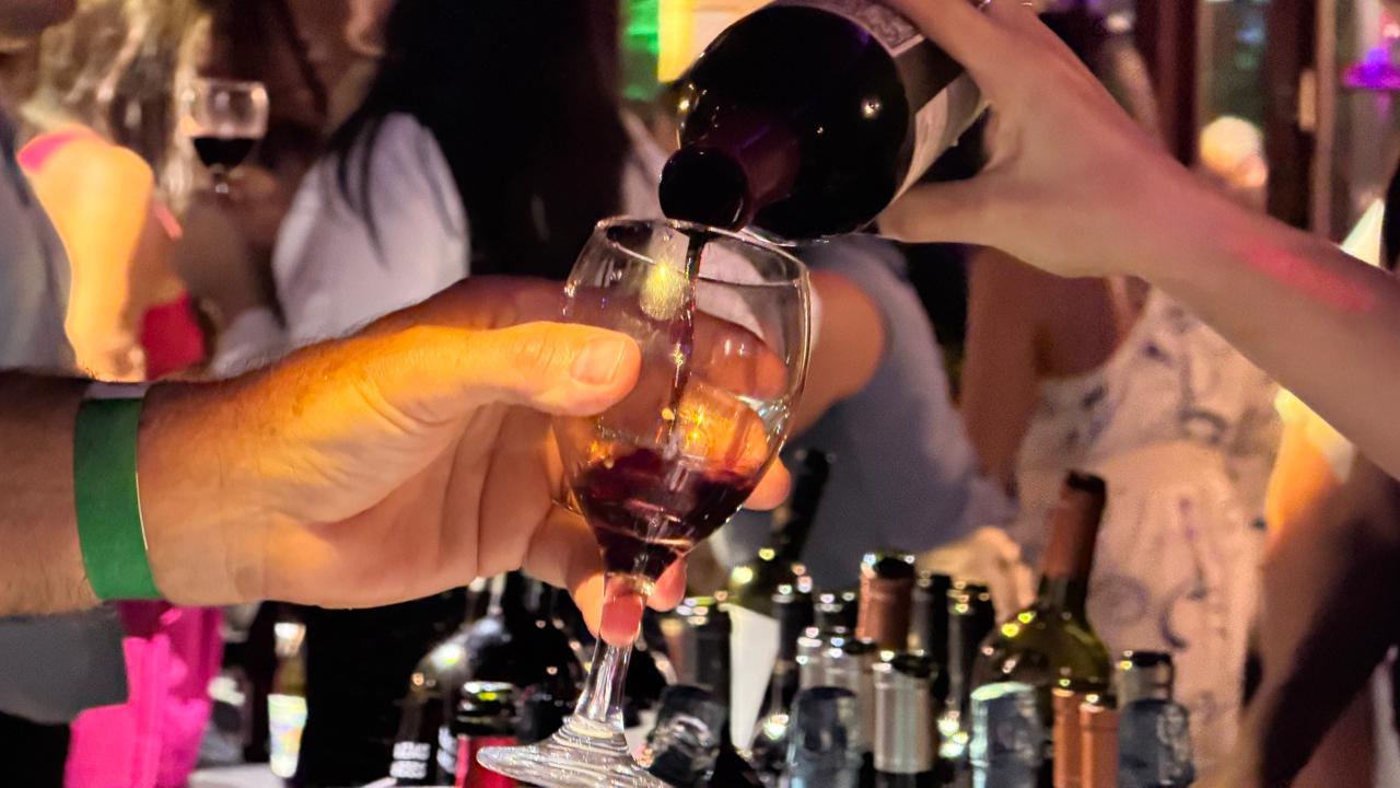 We Love Wine & Spirits: vino, arte y gastronomía en La Aventura