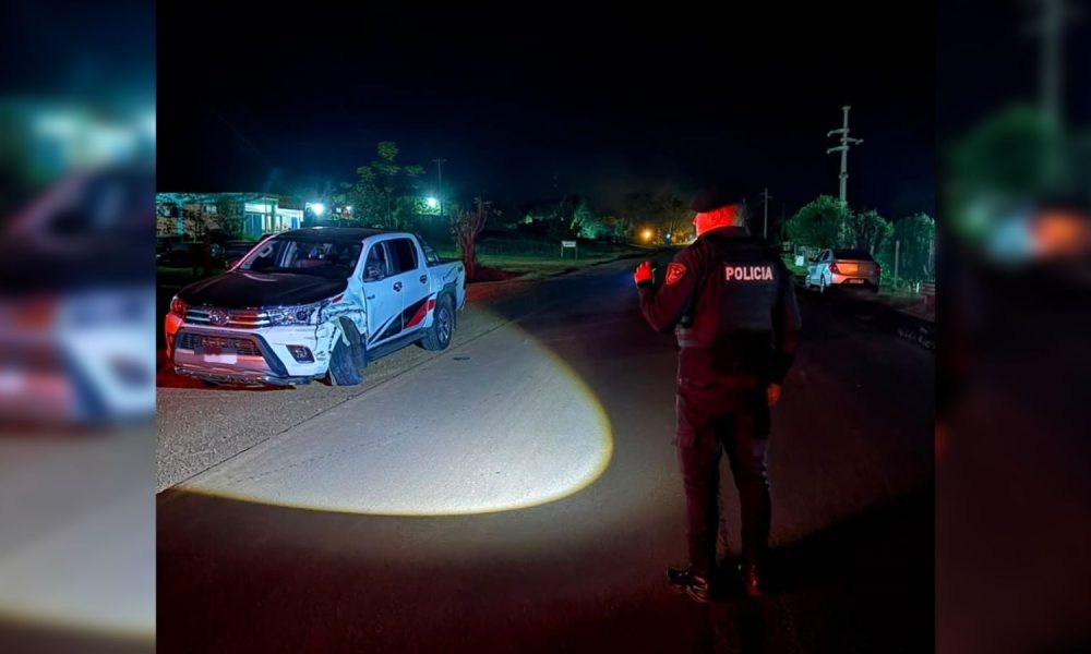 Chocó contra el auto de una familia y se dió a la fuga en El Soberbio imagen-6