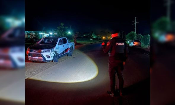 Chocó contra el auto de una familia y se dió a la fuga en El Soberbio