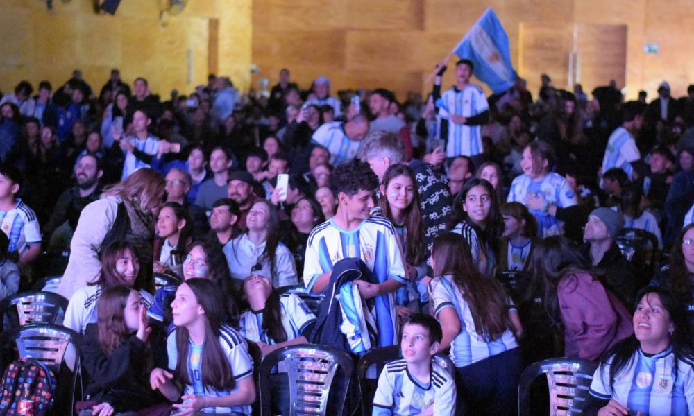 El Cine Teatro de Alem abre nuevamente para alentar a la Selección