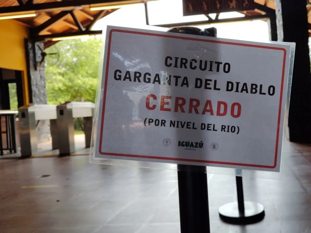 Garganta del Diablo cerrada preventivamente por crecida del río Iguazú