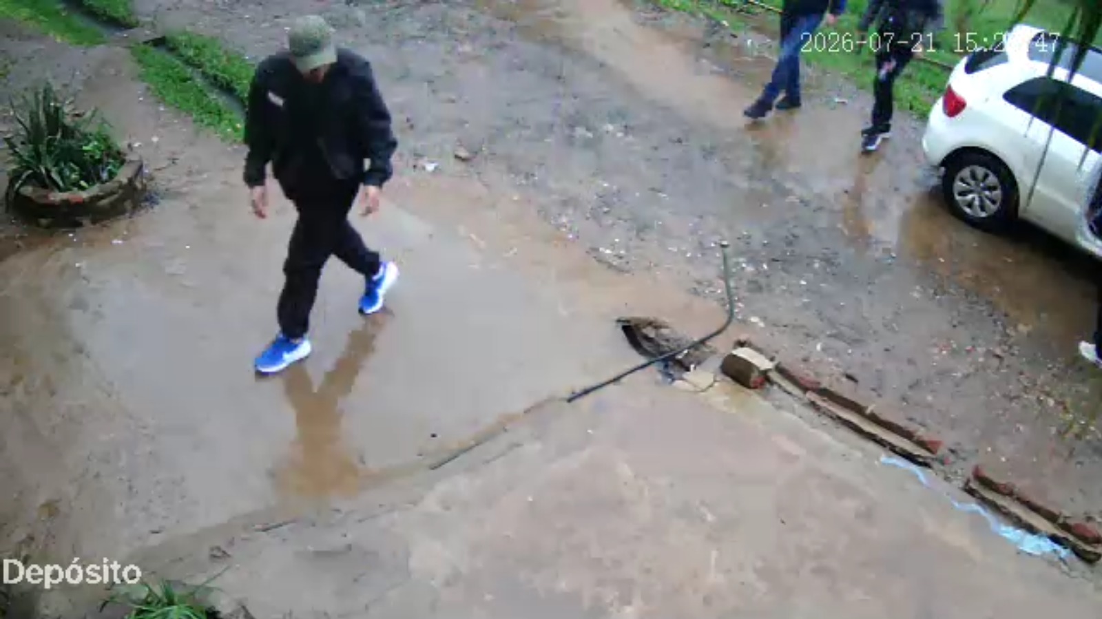 A punta de pistola robaron $300.000 en barrio Laurel: incautaron el auto usado imagen-8