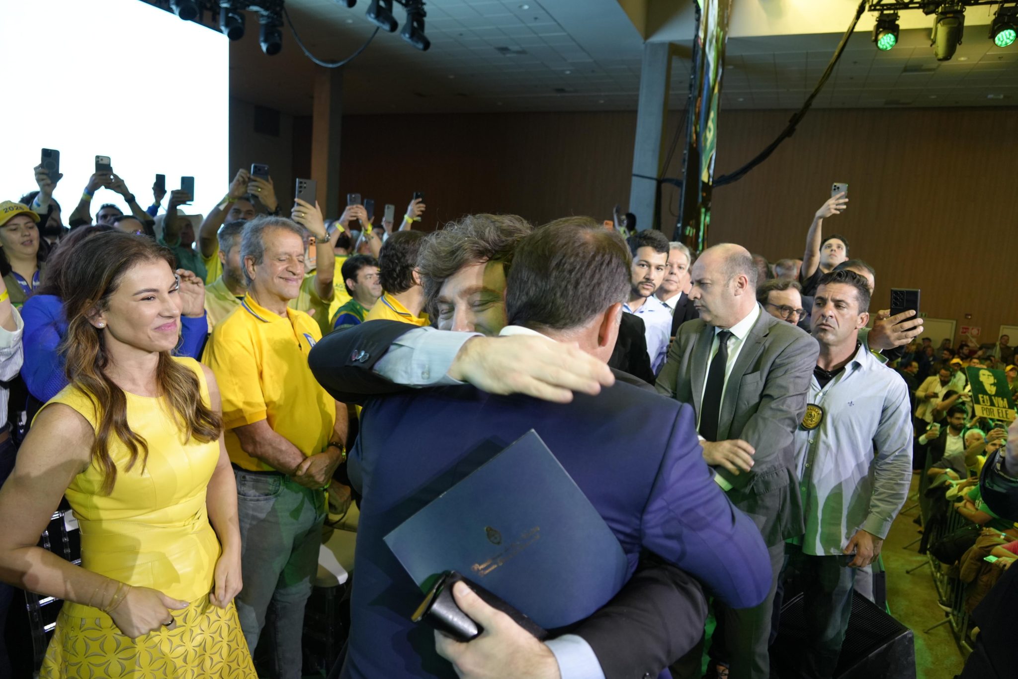 Milei: “Flavio Bolsonaro es el único capaz de parar a Lula” 10 Milei: “Flavio Bolsonaro es el único capaz de parar a Lula” imagen-9