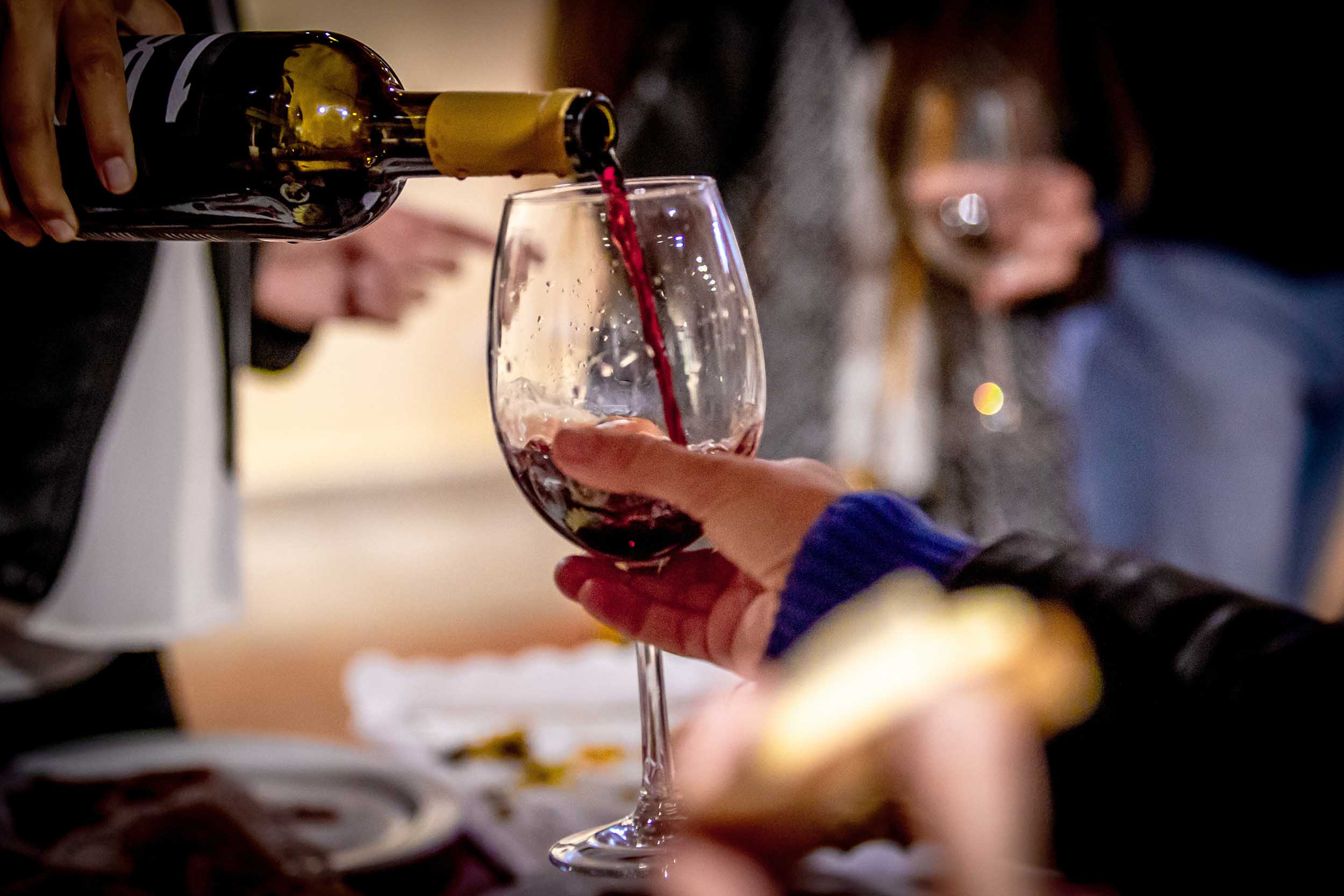 Posadas tendrá dos noches de vino, vinilos y música en vivo en el shopping