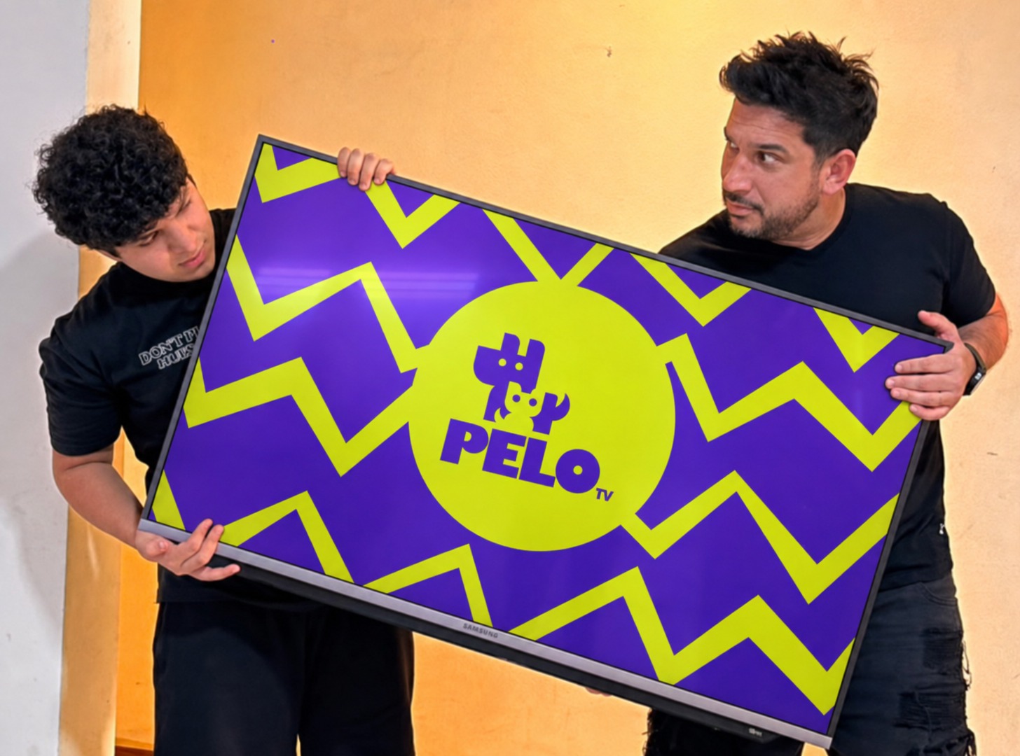 Padre e hijo crearon Pelo TV, el primer canal misionero para mascotas