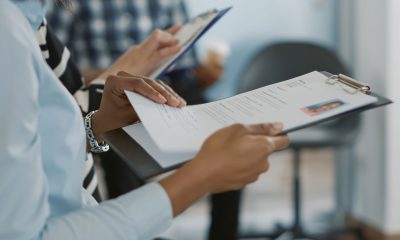 Informe: en tres años se perdieron 241 mil empleos privados y el salario cayó 40,5%